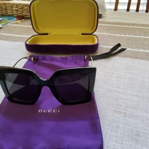 Authentic Womens Gucci Sunglass